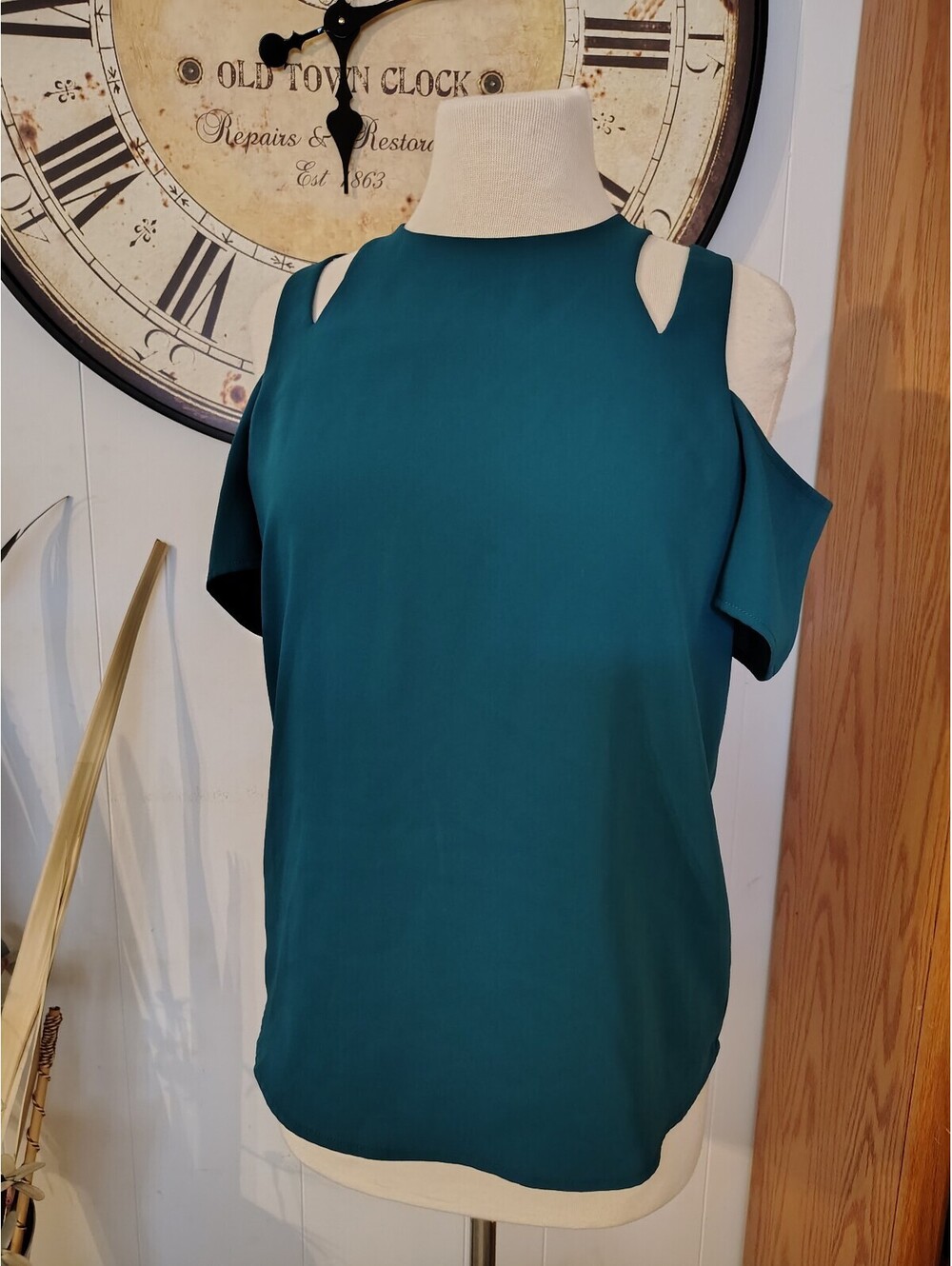 Cooper & Ella Women's Teal Cold Shoulder Blouse Size Small